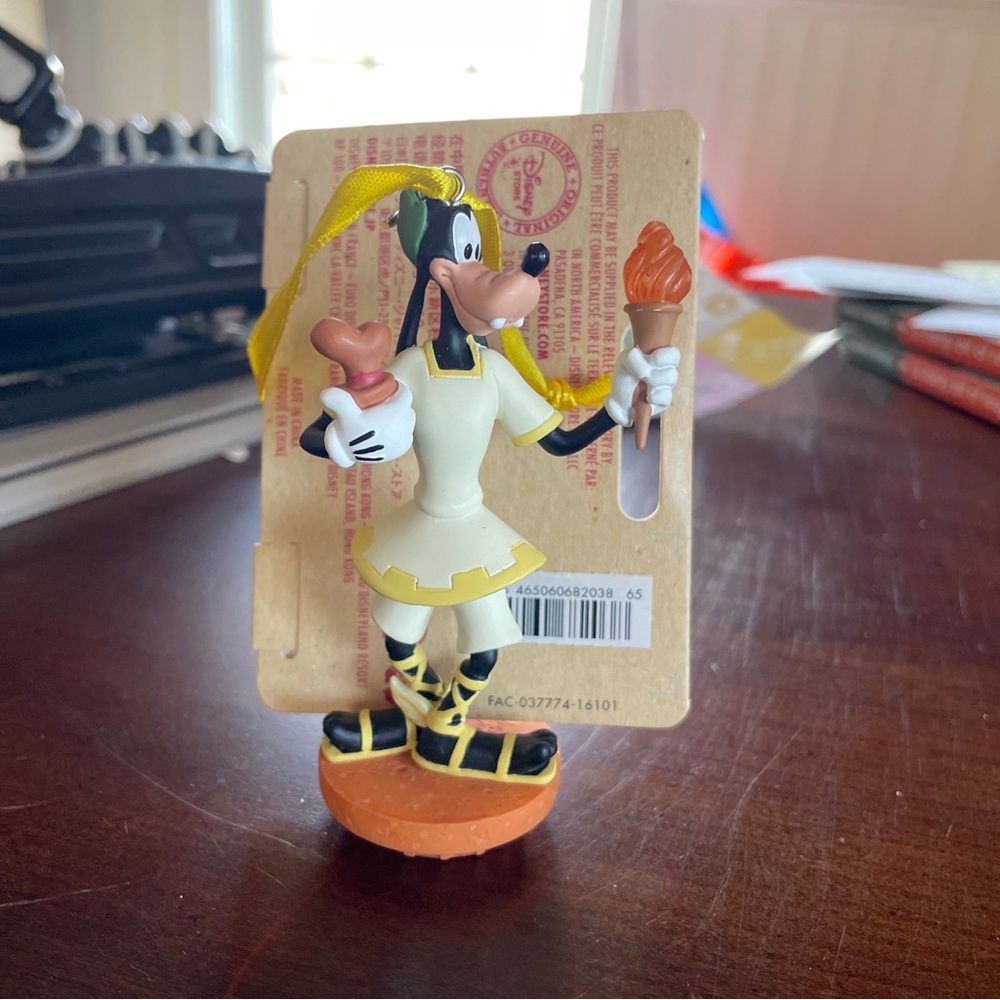goofy ornament